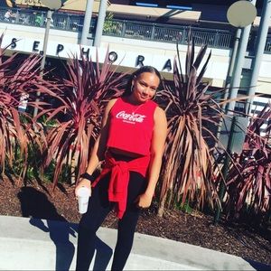 Meet your Posher, Cecily